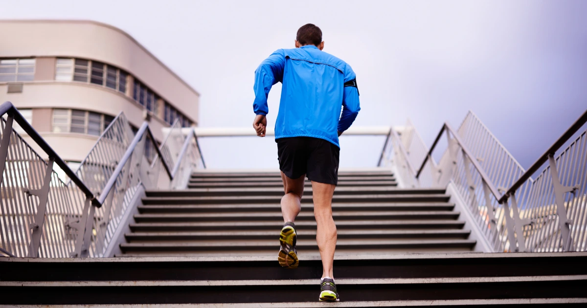  Discover the difference between osteopaths and naturopaths to find the best fit for your wellness journey