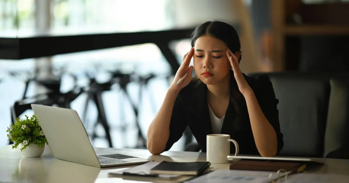 A natural thyroid treatment women ND approach focuses on identifying root causes such as hormonal imbalance, stress and nutrient status, enabling a naturopathic doctor thyroid Ontario to provide personalized, effective care for long-term thyroid health.